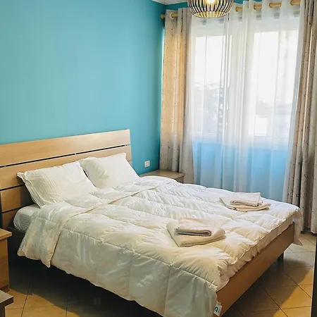 Daire Quiet & Spacious Center - 4 Min Walk *