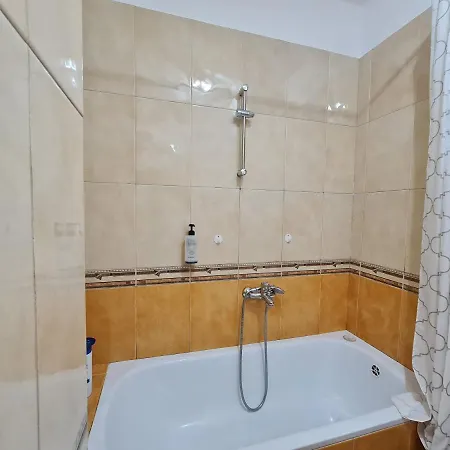 Apartamento Quiet & Spacious Center - 4 Min Walk
