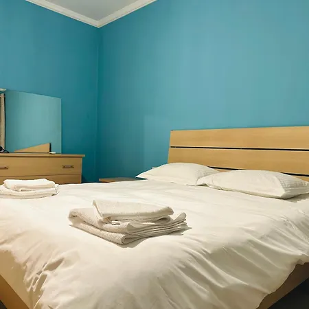 Appartement Quiet & Spacious Center - 4 Min Walk Tirana